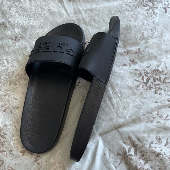 Guess Men shoes. New #13 comes with tag and proof of payment.Nice for gifts. - Picture 4 of 10